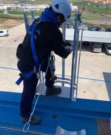 ESCALERAS (4) ESCALERAS (4)