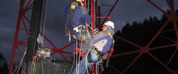 Simulacros de rescate en altura: cómo prepararlos y qué evaluar