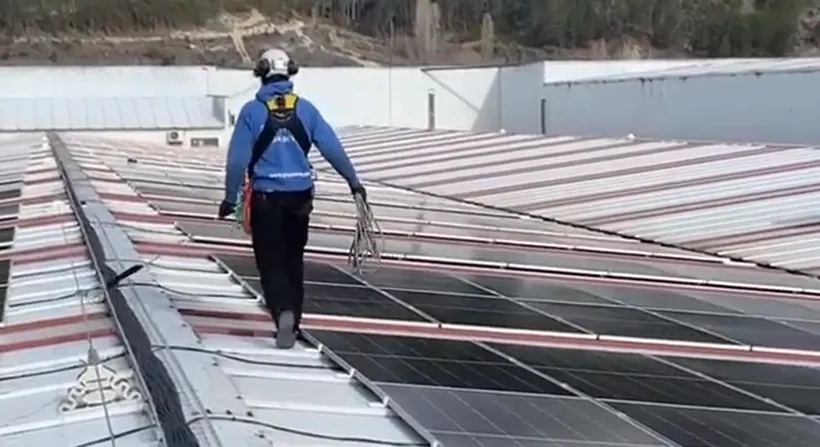 Vídeo del uso de línea de vida horizontal